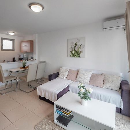 Sea View Two Bedroom Family Apartment With Pool - Sunset Ivanovici Bečići Екстериор снимка