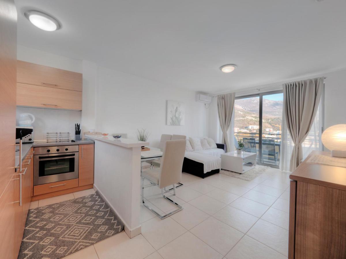 Sea View Two Bedroom Family Apartment With Pool - Sunset Ivanovici Bečići Екстериор снимка