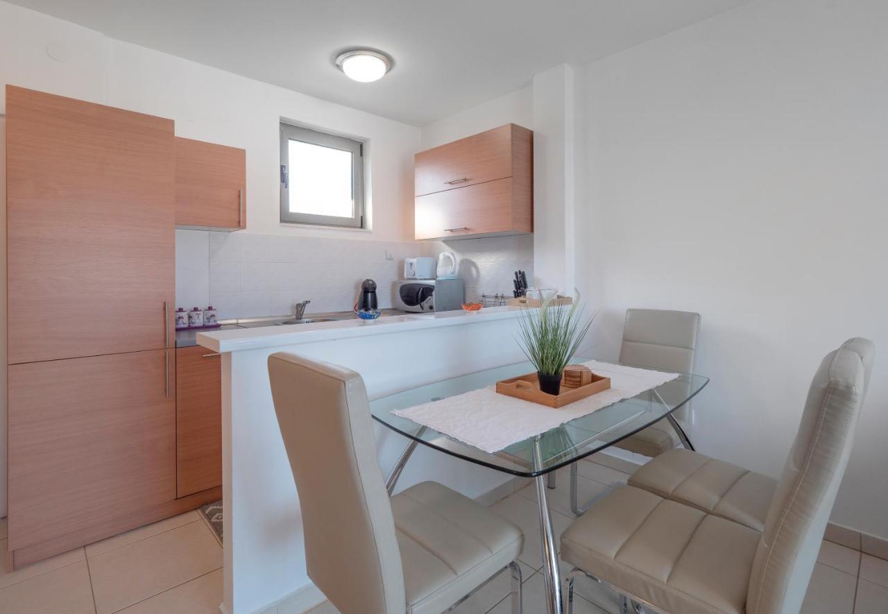 Sea View Two Bedroom Family Apartment With Pool - Sunset Ivanovici Bečići Екстериор снимка
