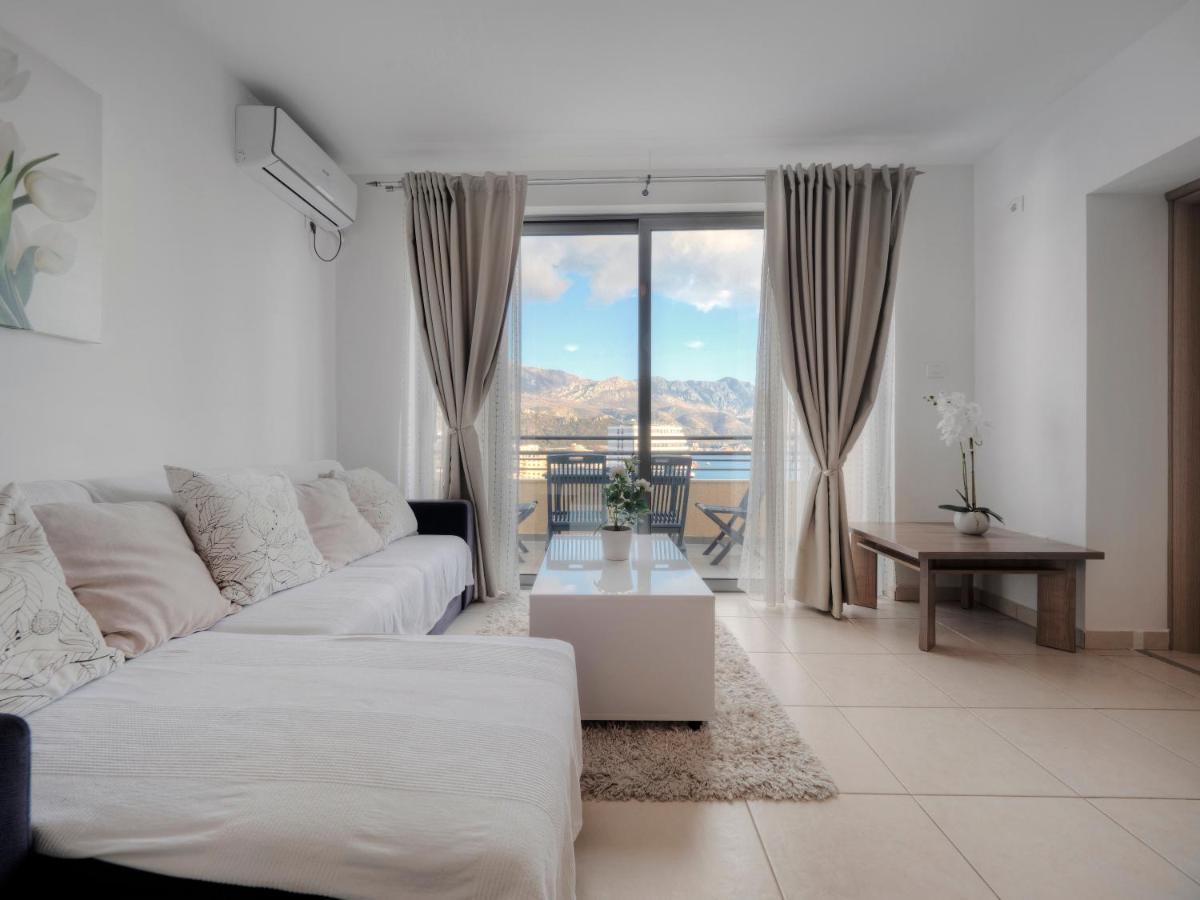 Sea View Two Bedroom Family Apartment With Pool - Sunset Ivanovici Bečići Екстериор снимка